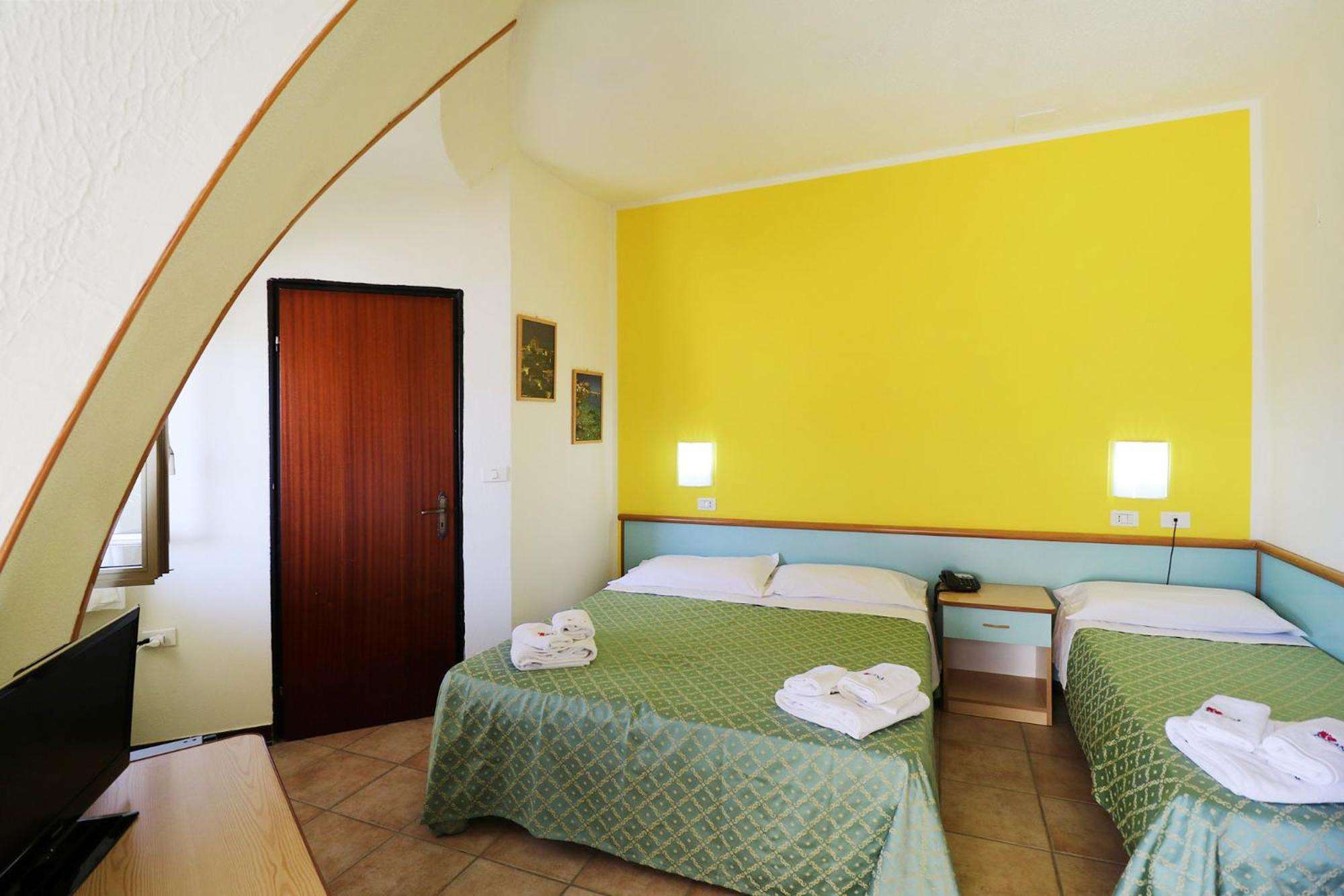Nirvana Club Village Ботричелло Экстерьер фото