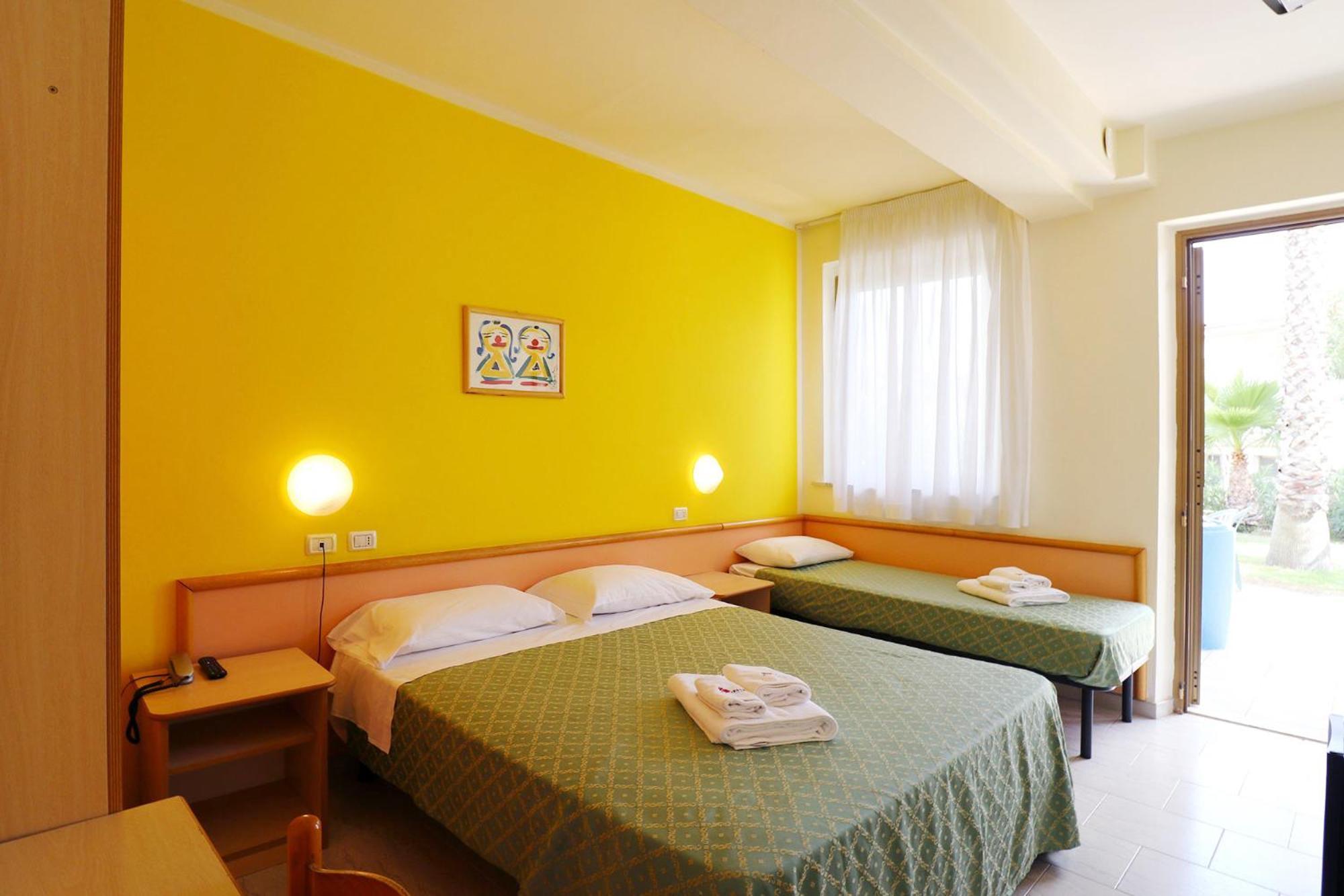 Nirvana Club Village Ботричелло Экстерьер фото