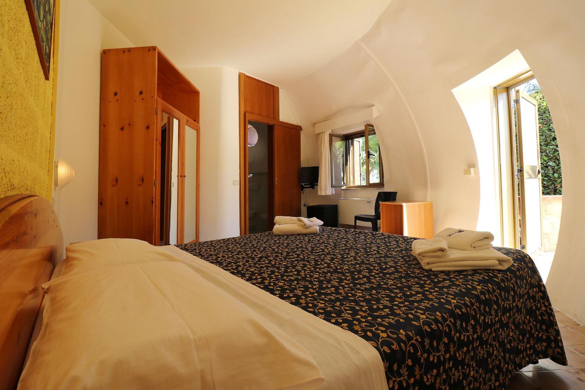 Nirvana Club Village Ботричелло Номер фото