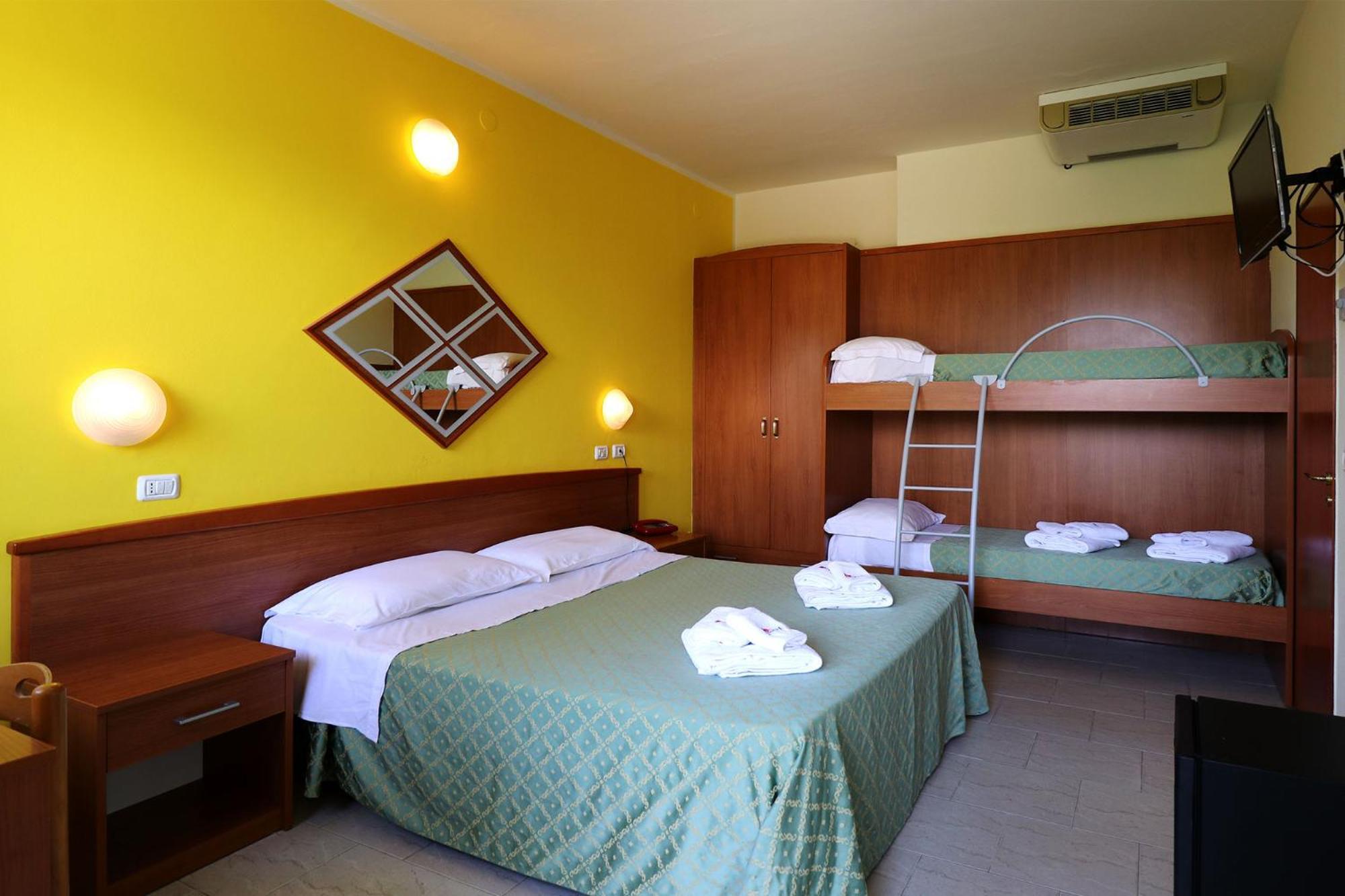 Nirvana Club Village Ботричелло Номер фото