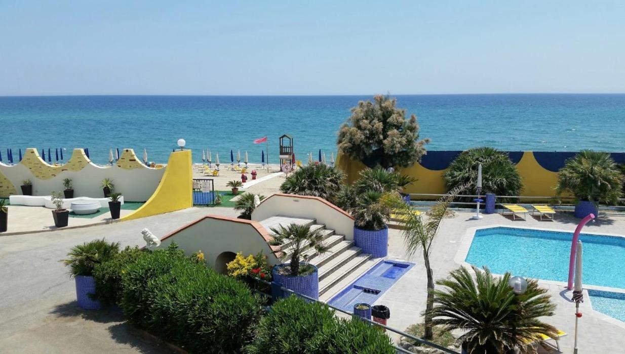 Nirvana Club Village Ботричелло Экстерьер фото